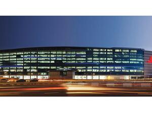 طيران الإمارات، أكبر ناقلة دولية في العالم، انتدبت مجموعة من البنوك الوطنية والعالمية للقاء مستثمرين بشأن اصدار صكوك لتمويل مختلف مشاريعها.