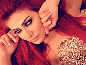 Jenny Asper rocks the redhead look. (Gololy)