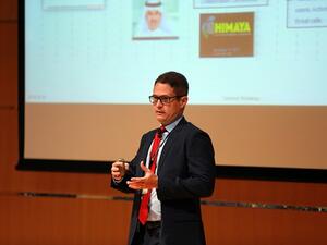 معالي عبدالعزيز الغرير، رئيس اتحاد مصارف الإمارات