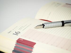 Companies are looking for senior talent with experience + fresh ideas. (Pixabay)