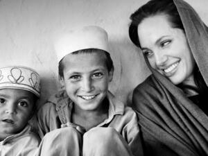 Angelina Jolie is urging Europe to prioritize refugees from war-torn countries, instead of economic migrants. (Marcodilauro.com)