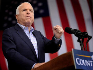 السناتور الجمهوري الأمريكي جون مكين