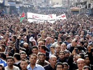 صرح عبيدات بان النظام أهدر فرص الإصلاح بفرضه قانون انتخاب يتصادم مع الشعب