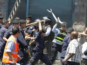 الأمن الأردني يعتدي على متظاهرين في وسط العاصمة عمان/ أرشيفية