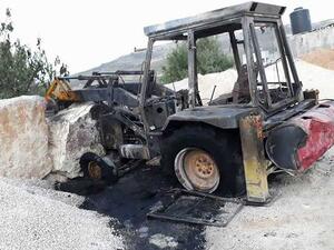 المستوطنين خطوا شعارات باللغة العبرية معادية للعرب والمسلمين 
