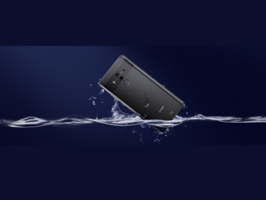 Huawei Mate 10 and Huawei Mate 10 Pro come in beautiful colors and high-quality screen protection. 