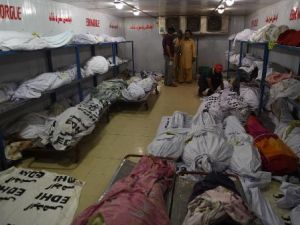 جثث اشخاص قضوا خلال موجة الحر في كراتشي
