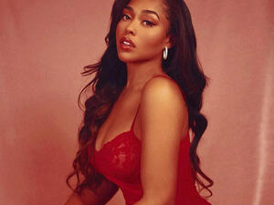 Jordyn feels lost and isolated right now (Source:jordynwoods / Instagram )