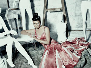 The Egyptian actress asserted that she was surprised with many messages from her friends asking her about having a personal account on the social media platform. (Source: kareemnour - Instagram)