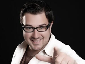 الفنان كريم ابو زيد