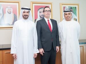 
معالي عبيد بن حميد الطاير يستقبل وزير الخزانة الأمريكية 