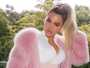 Khloe Kardashian "can't wait" to see her family (Source: Khloekardashian / Instagram) 