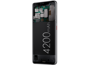 يقطن هذا الهاتف بطارية هائلة بسعة 4200 مللي أمبير ساعي وهي عالية الكثافة تزود المستخدم بطاقة تزيد عن يوم كامل من الاستخدام المستمر والكثيف سواء لأغراض العمل أو الترفيه الشخصي دون الحاجة لإعادة الشحن.