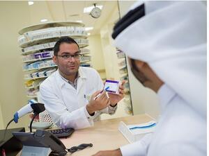 1-	الصيدلية المركزية التي تخدم مستشفيات مؤسسة حمد الطبية في مدينة حمد بن خليفة الطبية تعتبر من أكثر صيدليات المستشفيات تطوّراً في الشرق الأوسط.