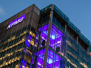 صدرت النسخة الثانية من تقرير "الأندية الأوروبية الرائدة" حيث يقارن فريق المقارنات المرجعية لكرة القدم في شركة كي بي إم جي الأداء المالي للأندية الرائدة من 12 دوري أوروبي.