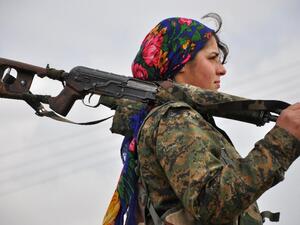 مقاتلة كردية