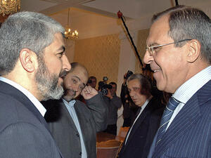 وزير الخارجية الروسي يجتمع مع مشعل ويدعوه لزيارة موسكو- ارشيفية
