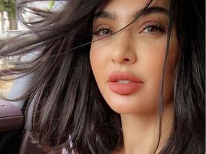 المغنّية اللبنانية قمر