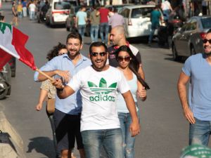 هل وقف حزب الله وراء الحراك ضد الحكومة ؟