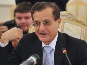 وزير الخارجية والمغتربين عدنان منصور