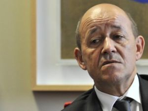 وزير الدفاع الفرنسي يصل الى لبنان
