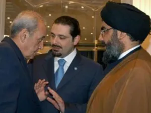 نبيه بري مع امين عام حزب الله حسن نصرالله والرئيس السابق سعد الحريري اثناء جلسة حوار سابقة/ارشيف