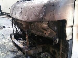  إحراق إحدى سيارات النقل المباشر الخاصة بقناة “الجديد” في بيروت