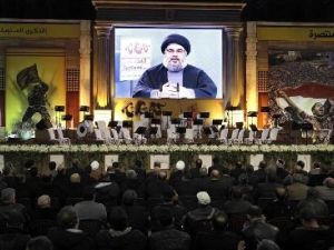 حسن نصر الله يلقي كلمته عبر شاشة عملاقة