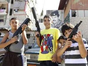 اطفال فلسطينيون في احد مخيمات اللاجئين في لبنان