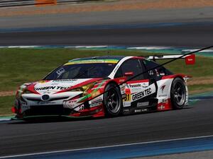 تويوتا بريوس سوبر جي تي 300.