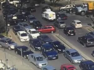 دورية حرس جمهوري لبناني تعتدي بالضرب على شرطي مرور - يوتيوب 