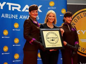 Linda Celestino, Etihad Airways Vice President Guest Experience Delivery, receives the Skytrax World Airline Awards for World’s Best First Class Airline, World’s Best First Class Onboard Catering and World’s Best First Class Airline Seat.
