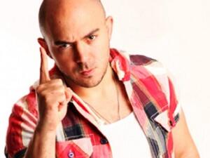 محمود العسيلي يهدد المواهب الجديدة بالـ(بلوك)!