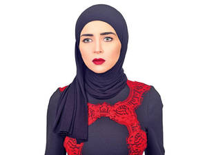 امتازت مكياج مي عز الدين بطلة مسلسل "رسايل" بصور مكياجها بأنه قوي