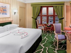 نال فندق مكة ميلينيوم أيضا جوائز اختيار المسافرين من "تريب أدفايزور" ضمن فئات أفضل الخدمات الفندقية وأفضل الفنادق للعائلات وأفضل الفنادق الفاخرة في المملكة العربية السعودية