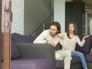 في بعض الأحيان يشعر الرجل بحاجة لأن يبتعد عن زوجته وأن يبقى وحيداً 