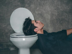 من أسباب كثرة التبول عند الرجال وجود مشاكل في المسالك البولية
 من أسباب كثرة التبول عند الرجال وجود مشاكل في المسالك البولية