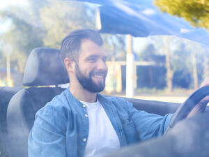 النساء كانوا من بين الأشخاص الأقل عرضة للحوادث الناجمة عن الإلهاء (shutterstock.com)