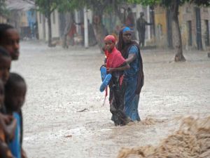 إطلاق نار متقطع عند فندق في مقديشو بعد يوم من هجوم لحركة الشباب
