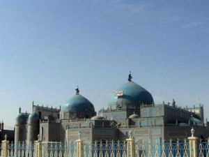 دوي انفجارات واطلاق نار قرب قنصلية الهند في مزار الشريف الافغانية
