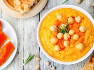 قرع اليقطين المتبل بالطحينة