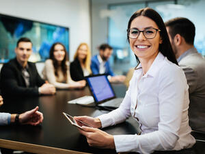 يتميز أشخاص برج العقرب بتمتعنهم بشخصية هادئة ورصينة 
