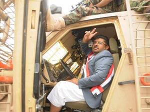 محمد الحوثي: ندين العدوان الثلاثي على سوريا 