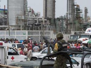 حصيلة انفجار المصنع البتركيميائي في المكسيك ترتفع الى 24 قتيلا