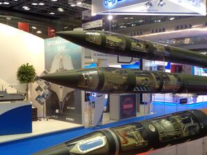 إسرائيل: تمتلك أكبر ترسانة صواريخ بين دول المنطقة.

