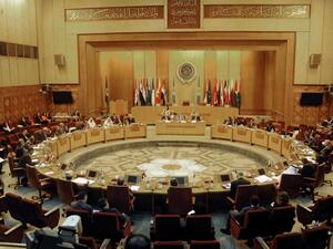 EGYPT, Cairo : Representatives of Arab countries hold an extra-ordinary meeting at the Arab League headquarters in Cairo, August 27, 2013, to discuss the latest political and military crisis in Syria. AFP PHOTO/STR