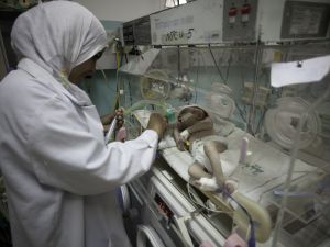 Gaza stays cutting edge by re-naming its old-era hospital-name, Mubarak, 'Tahrir '