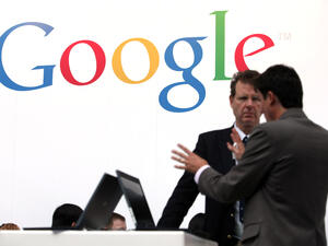 Google announces the release from Egyptian hands of Google Mid-East front man via Twitter