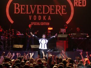 Usher to be on best behavior, no alcohol no nakedness, for his Mid-East debut.