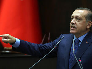 Despite the chilly relations between the Israeli and Turkish governments and the halt in defense deals, Israeli export of goods to Turkey rose to $4.9 billion in 2013 from $3.5 billion in 2012.